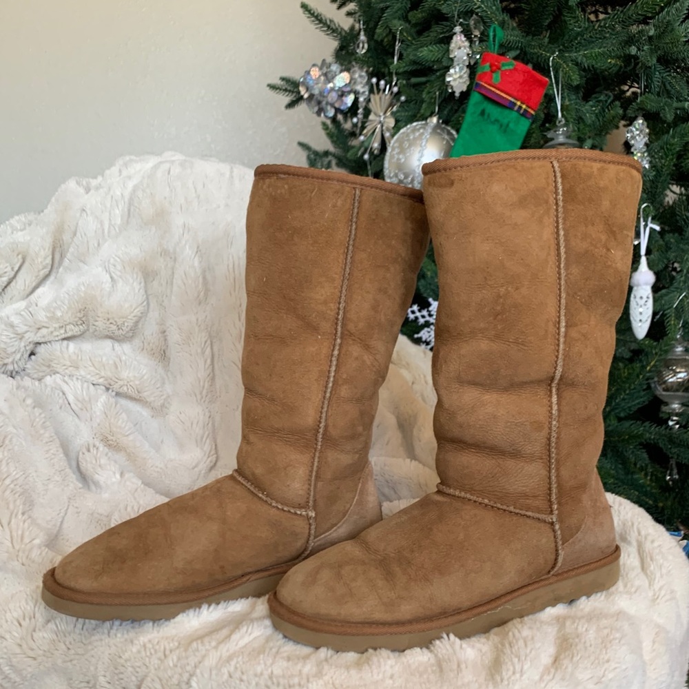 UGG Classic II Genuine Shearling Lined Tall Boot - Picture 5 of 6